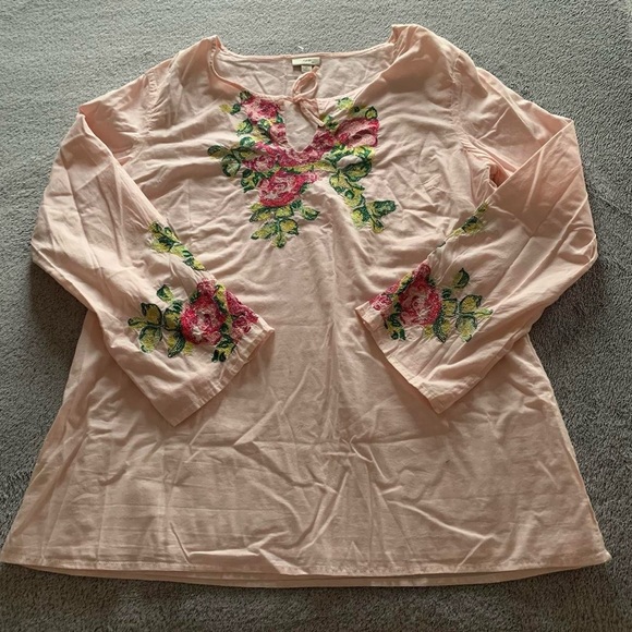 J. Jill Tops - pink floral embroidery keyhole tunic top